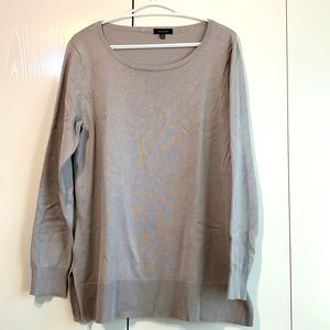 Long sleeve grey sweater
